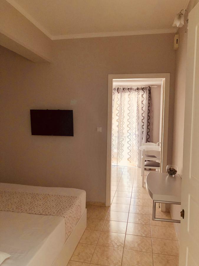 Lovely Apartments Patras Exterior photo